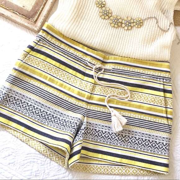 LOFT Pants - NWT Loft Riviera Short Yellow